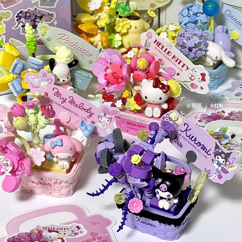 A Novel Product Blind Box for Sanrio Flower Secret Building Block Gift for a Female Birthday: HelloKitty Kuromi myMelody Puzzle Assembly