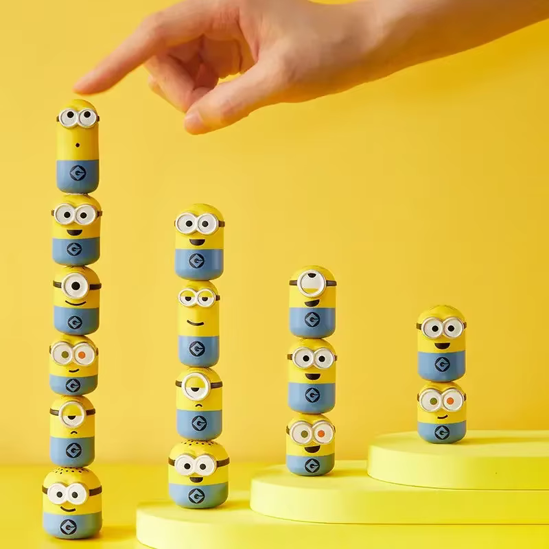 Blind box, creative ornaments, fun decompression toys, surprise gift box, and wholesale Minions animation peripheral Q version figures