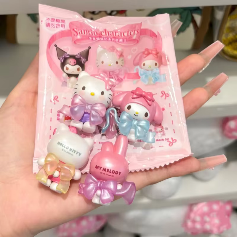 Charming blind box gift display of the Sanrio Love Bowknot Series collection of stylish feminine miniatures for your collection - Image 2