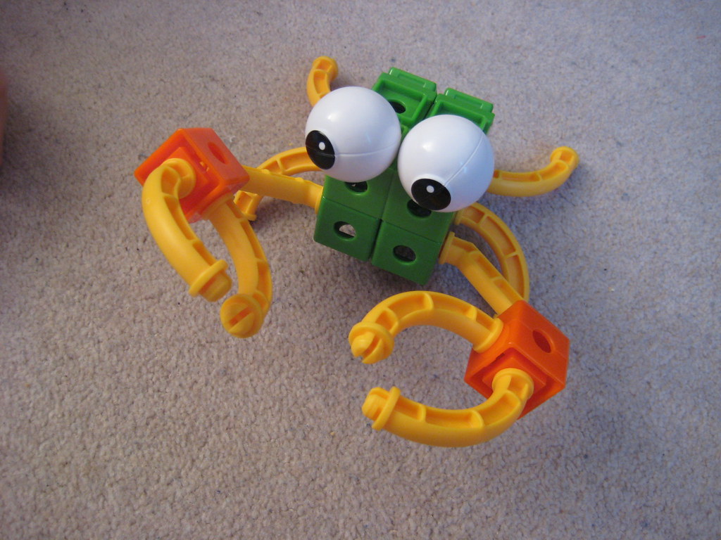 trio model toy